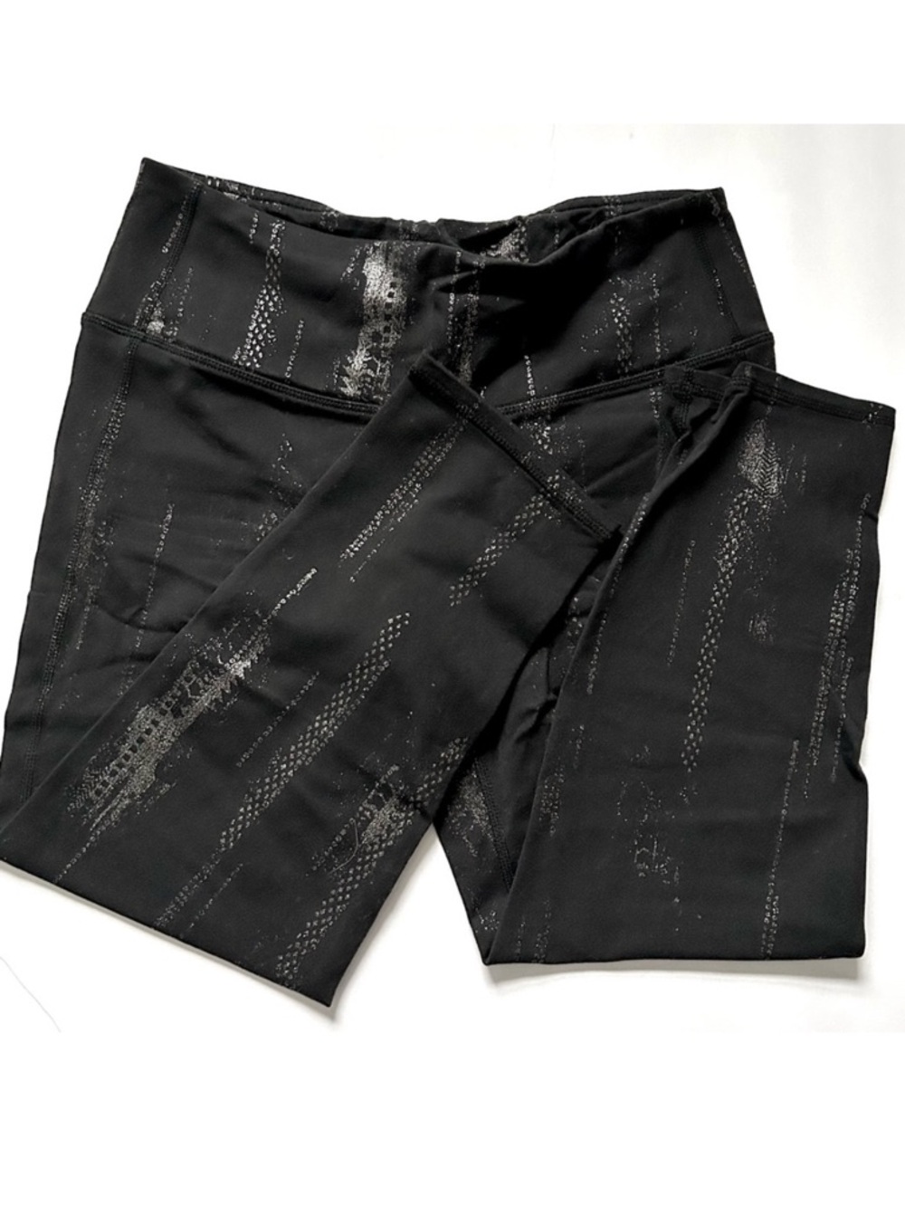 ATHLETA BLACK METALLIC SILVER FOIL CHATURANGA CAPRI CROPP LEGGINGS SIZE SMALL